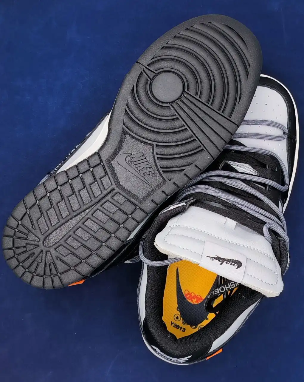 Стильные кроссовки NIKE размер 42