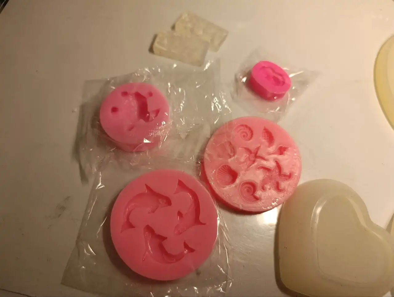 Силиконовые молды для эпоксидной смолы и расходные материалы