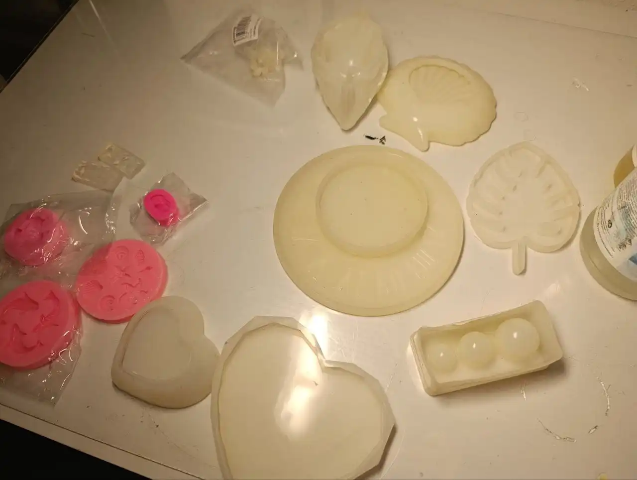 Силиконовые молды для эпоксидной смолы и расходные материалы