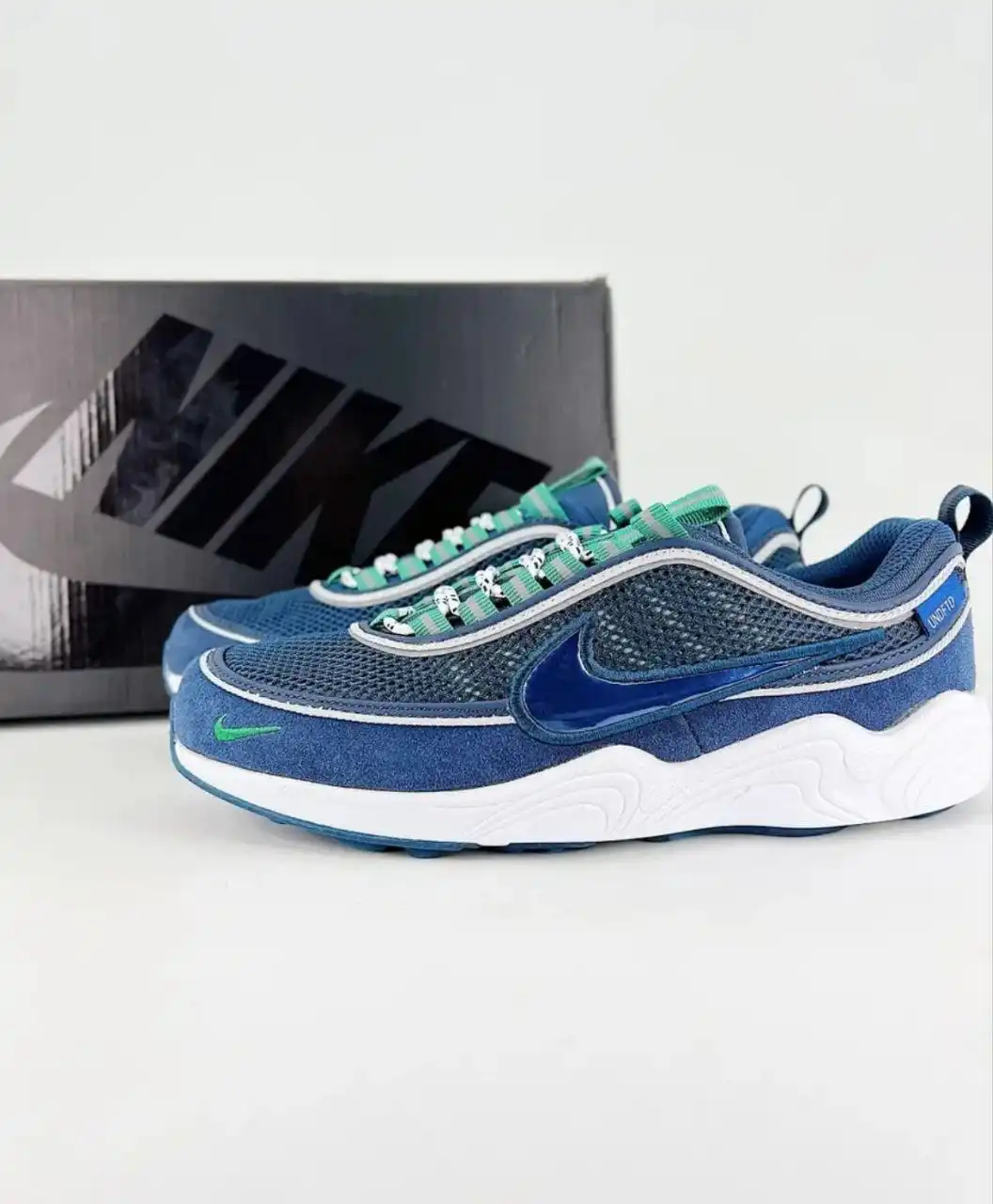 Кроссовки Nike размер 42