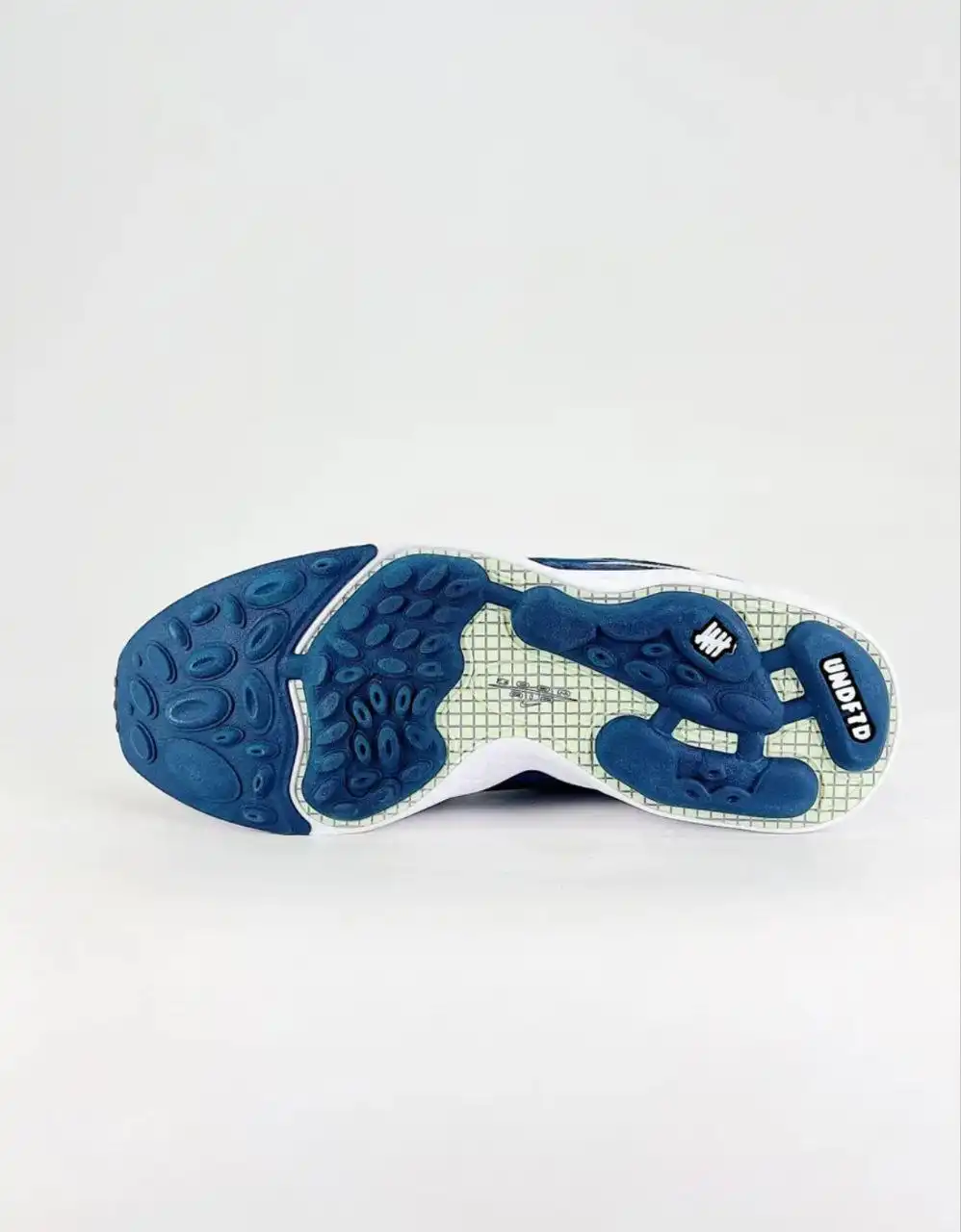 Кроссовки Nike размер 42