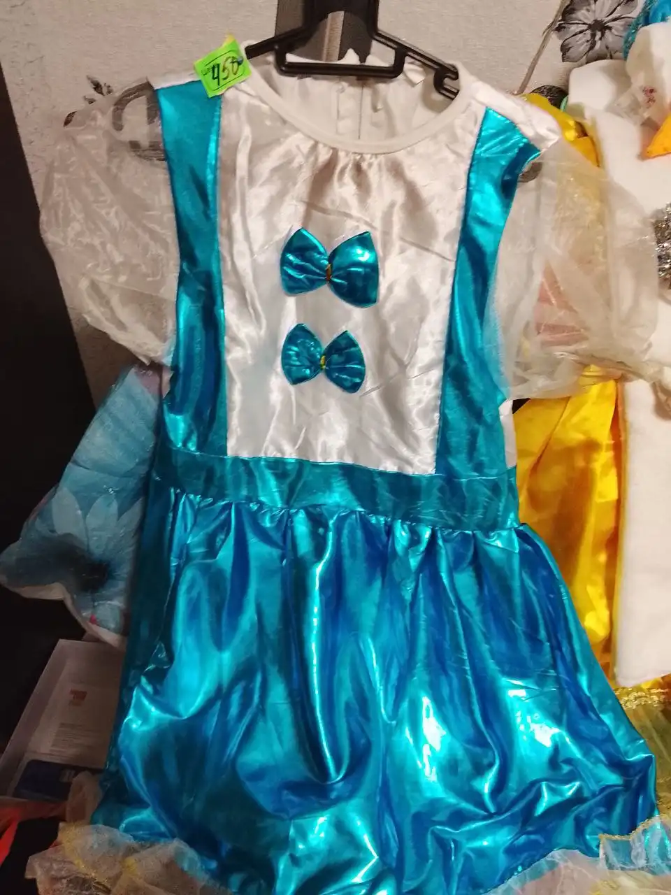 Продажа новогодних костюмов