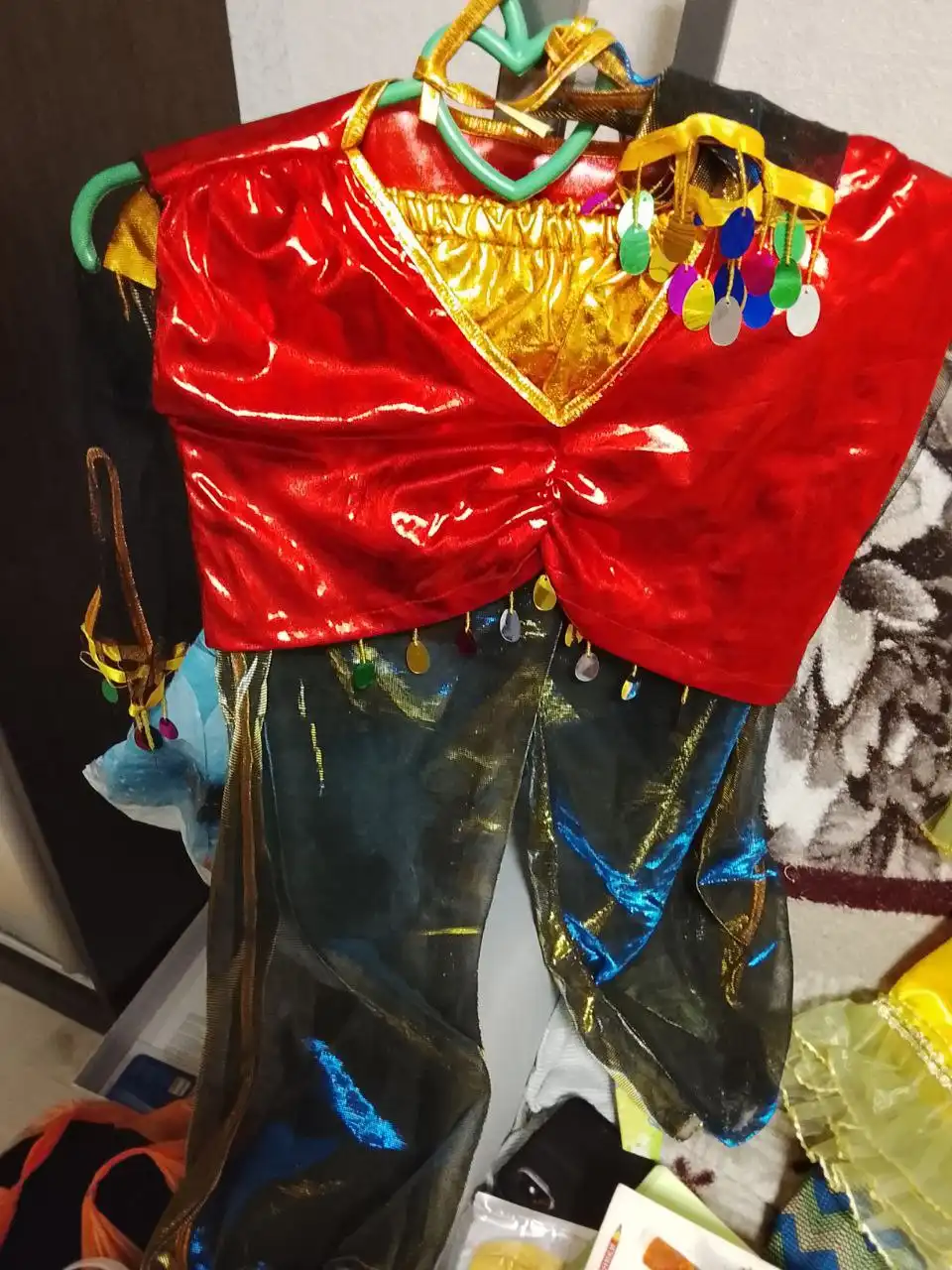 Продажа новогодних костюмов