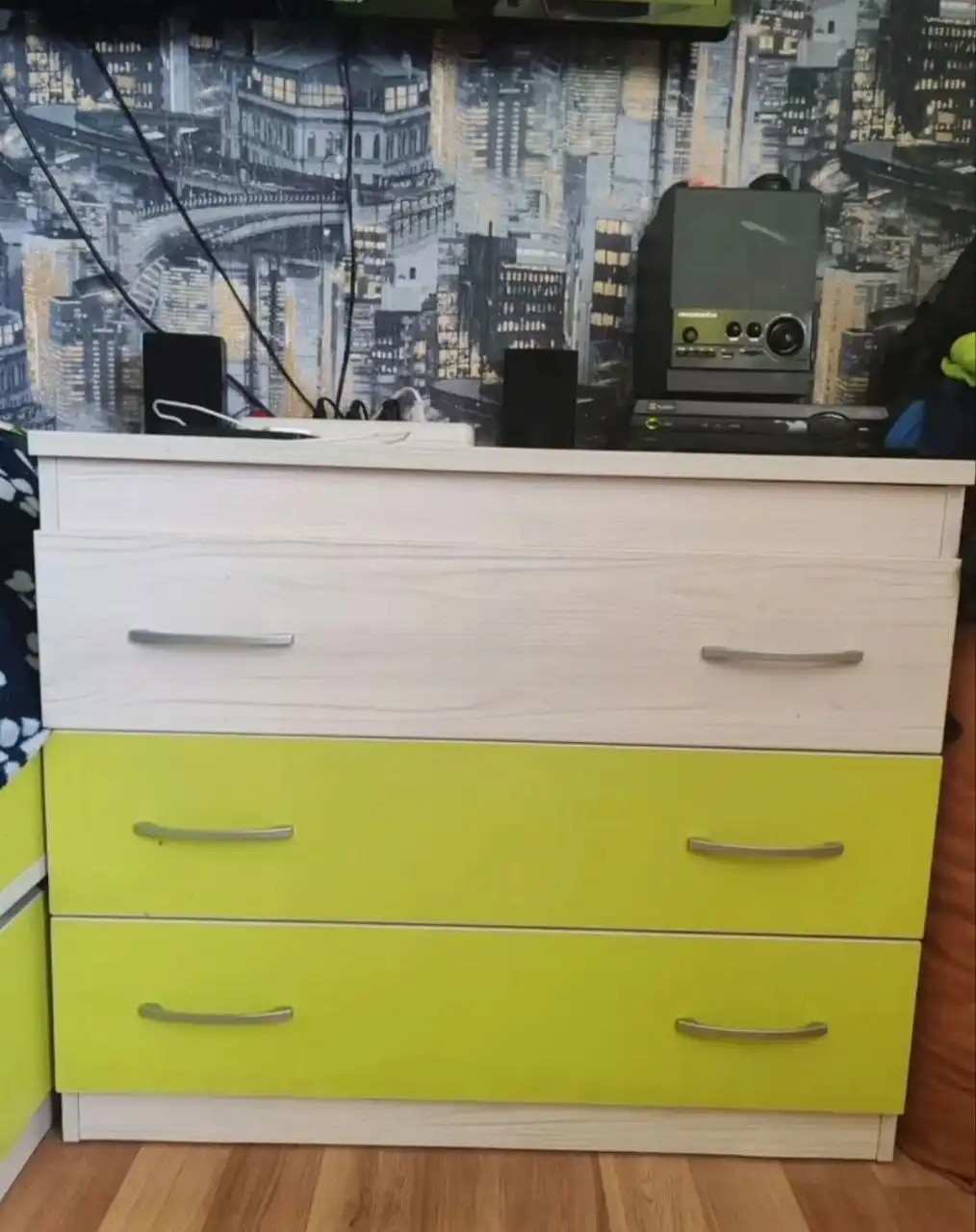 Продажа комплекта детской мебели срочно