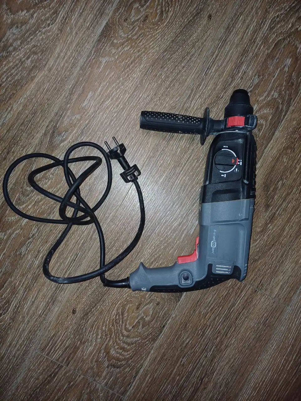 Продам перфоратор Finepower RH800