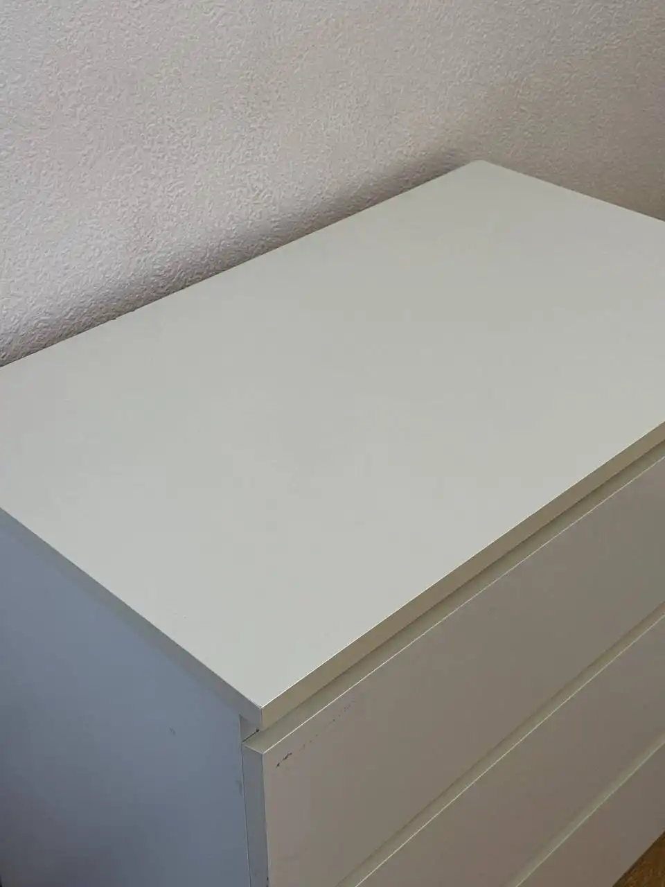 Продажа мебели при переезде: кровать с матрасом, комод, стол