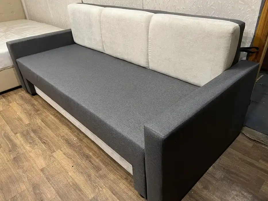 Диван даром