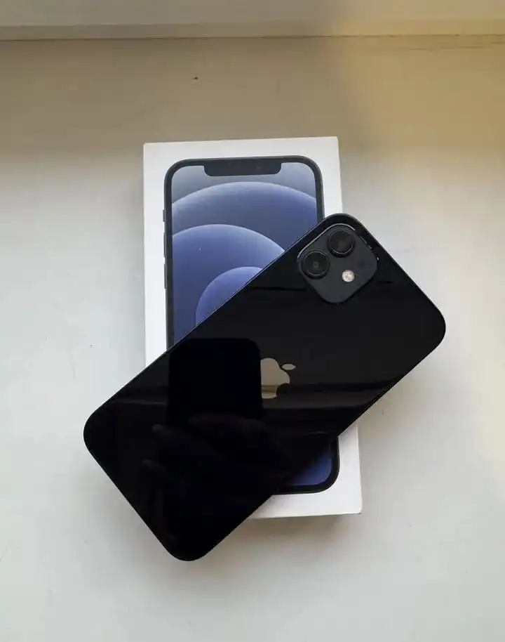 Продам Iphone 12 128 ГБ