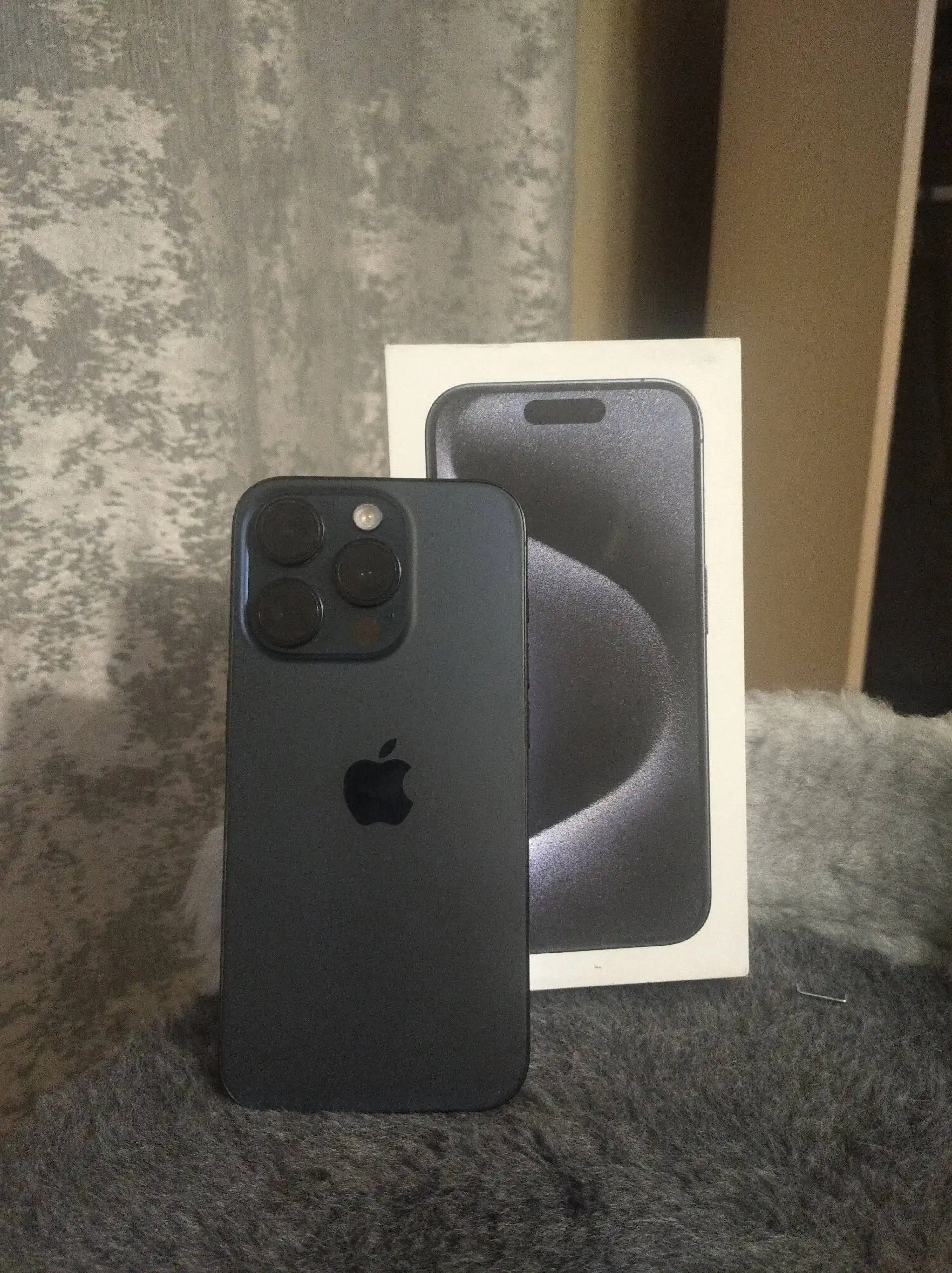 Продам iPhone 15 Pro 256 Gb синий титан