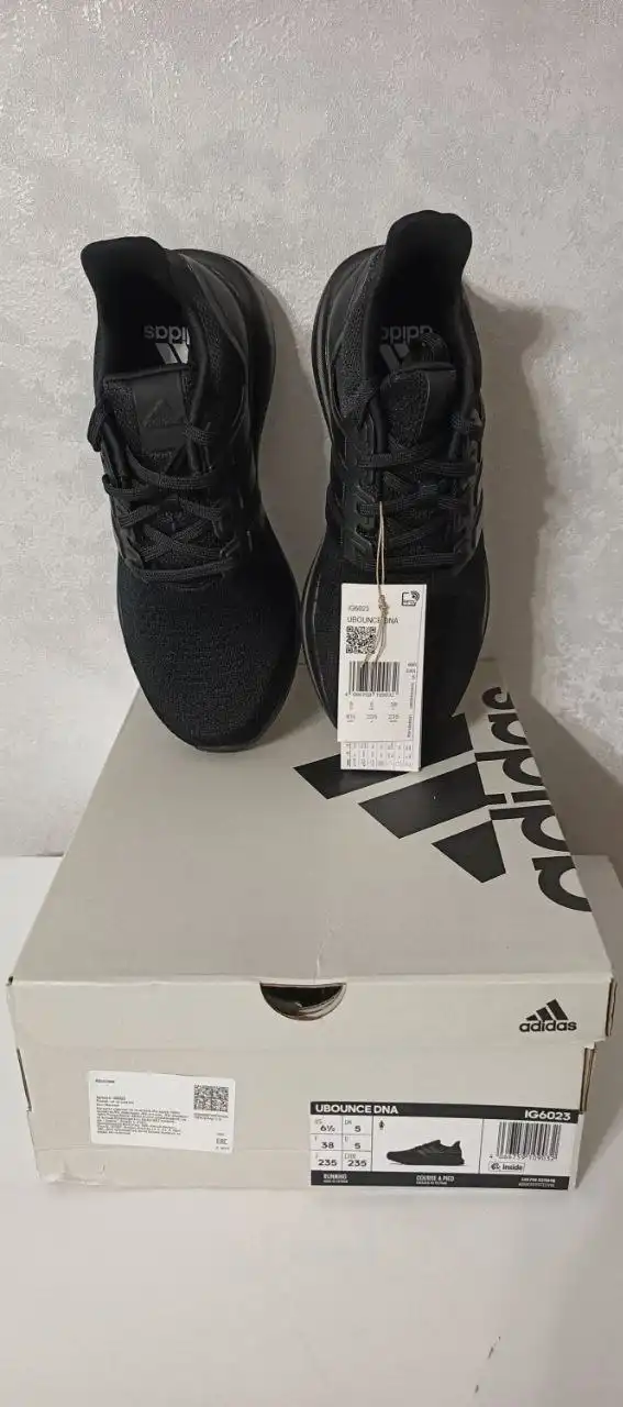 Оригинальная обувь Adidas новая в коробках