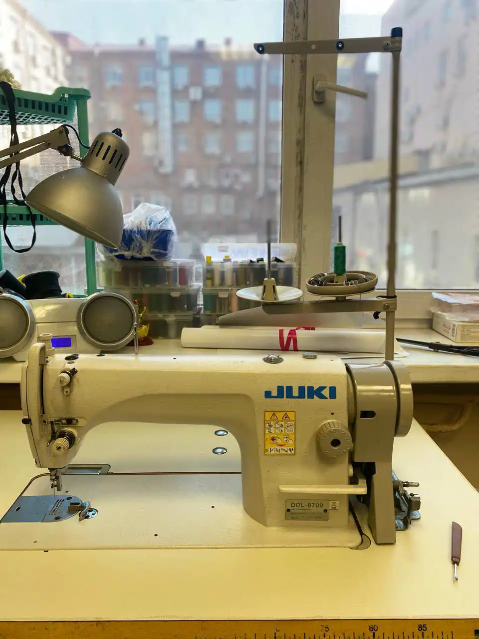 Швейная машинка б/у в хорошем состоянии