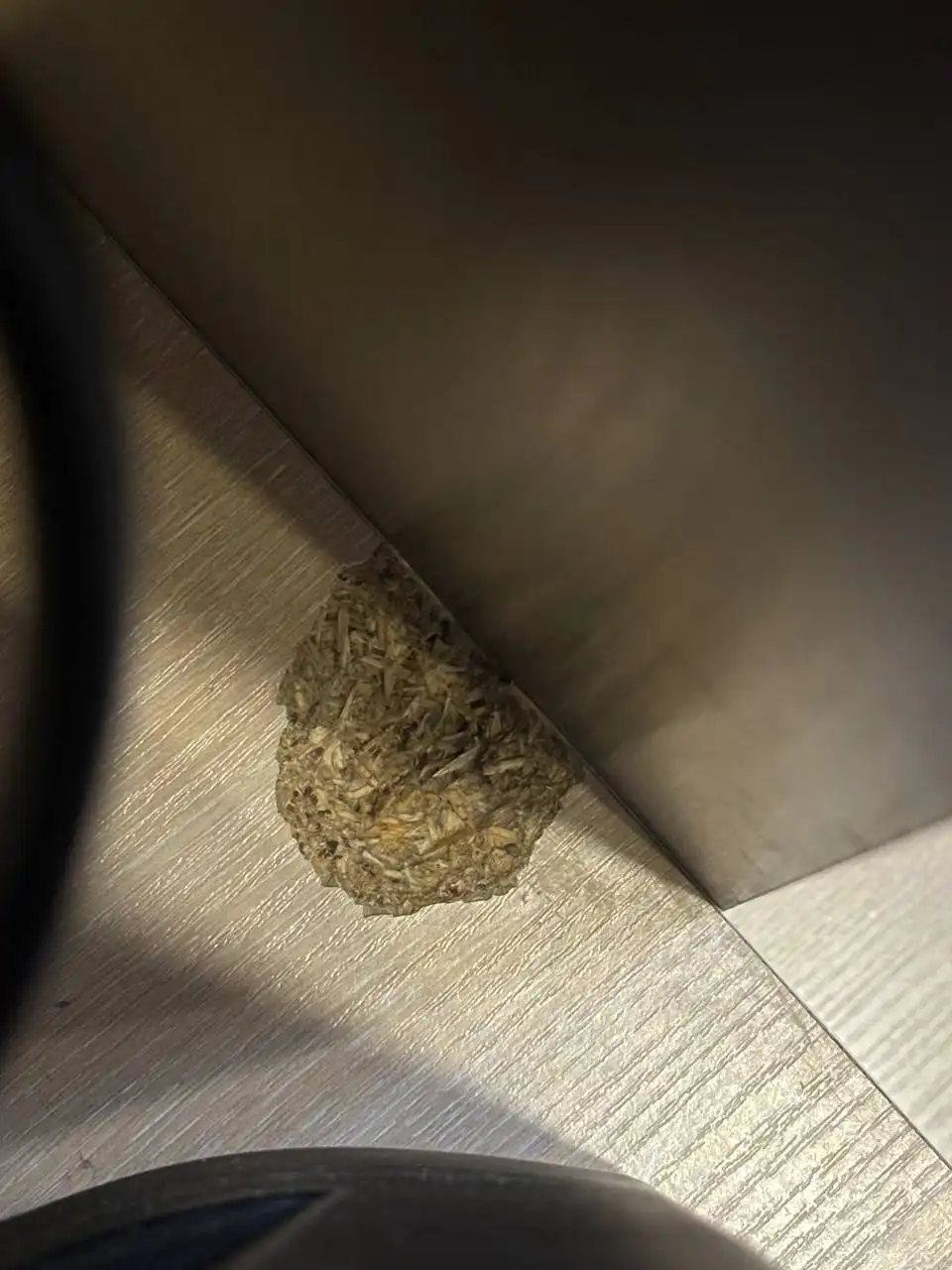 Тумба под ТВ деревянная бежевая со стеклом