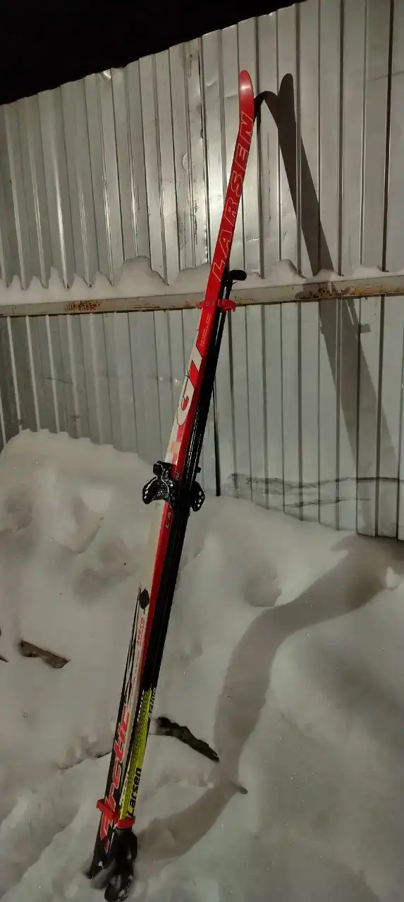 Лыжи и ботинки размер 45