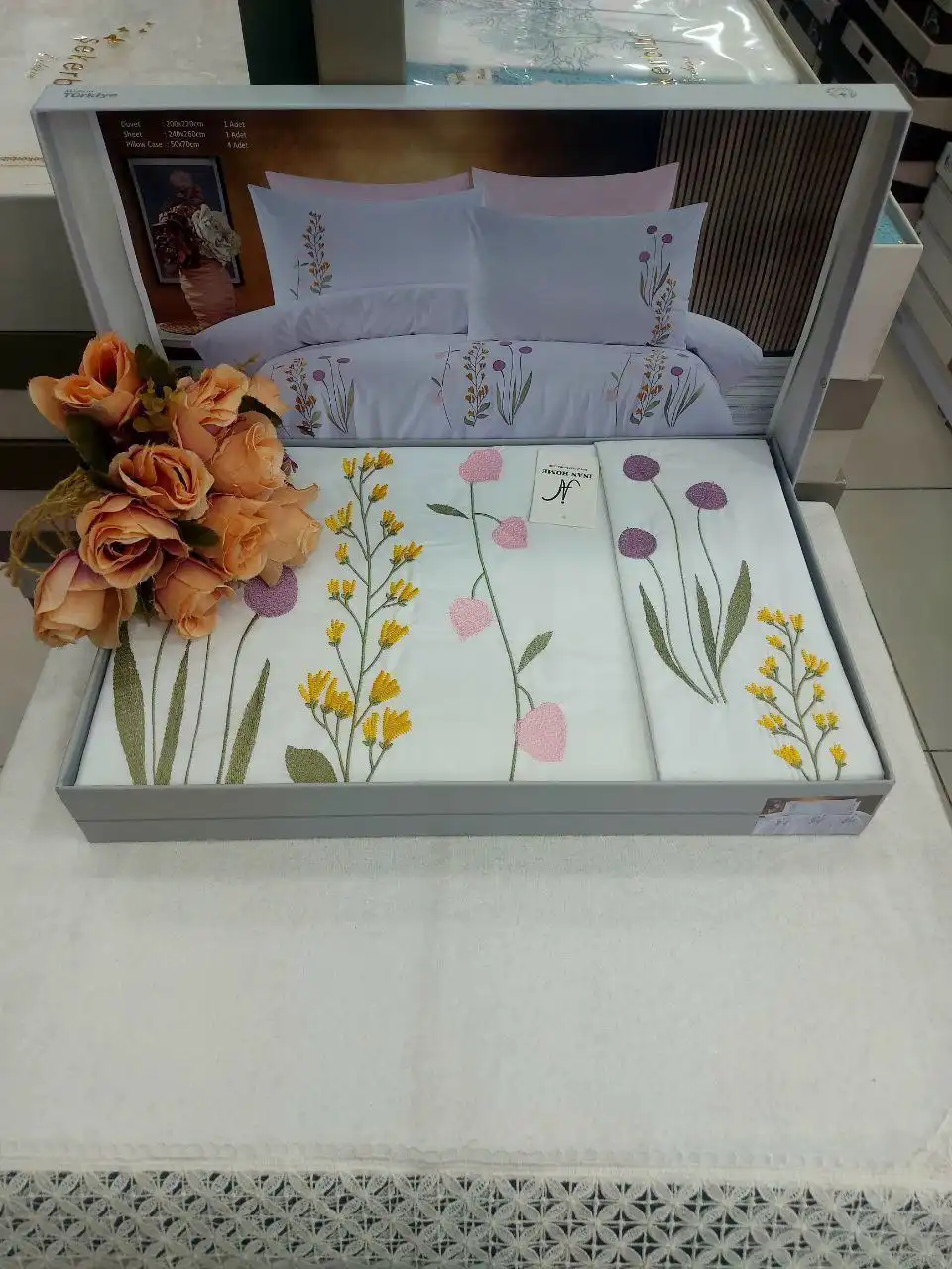 Комплект постельного белья с вышивкой 100% хлопок ранфорс - Постельное белье (Барахолка) в Екатеринбург