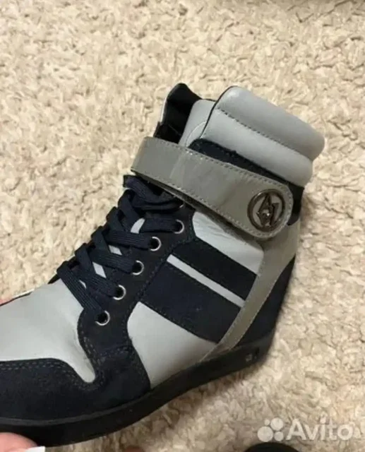 Женские сникерсы ARMANI на танкетке размер 39 - Спортивная одежда в Екатеринбург