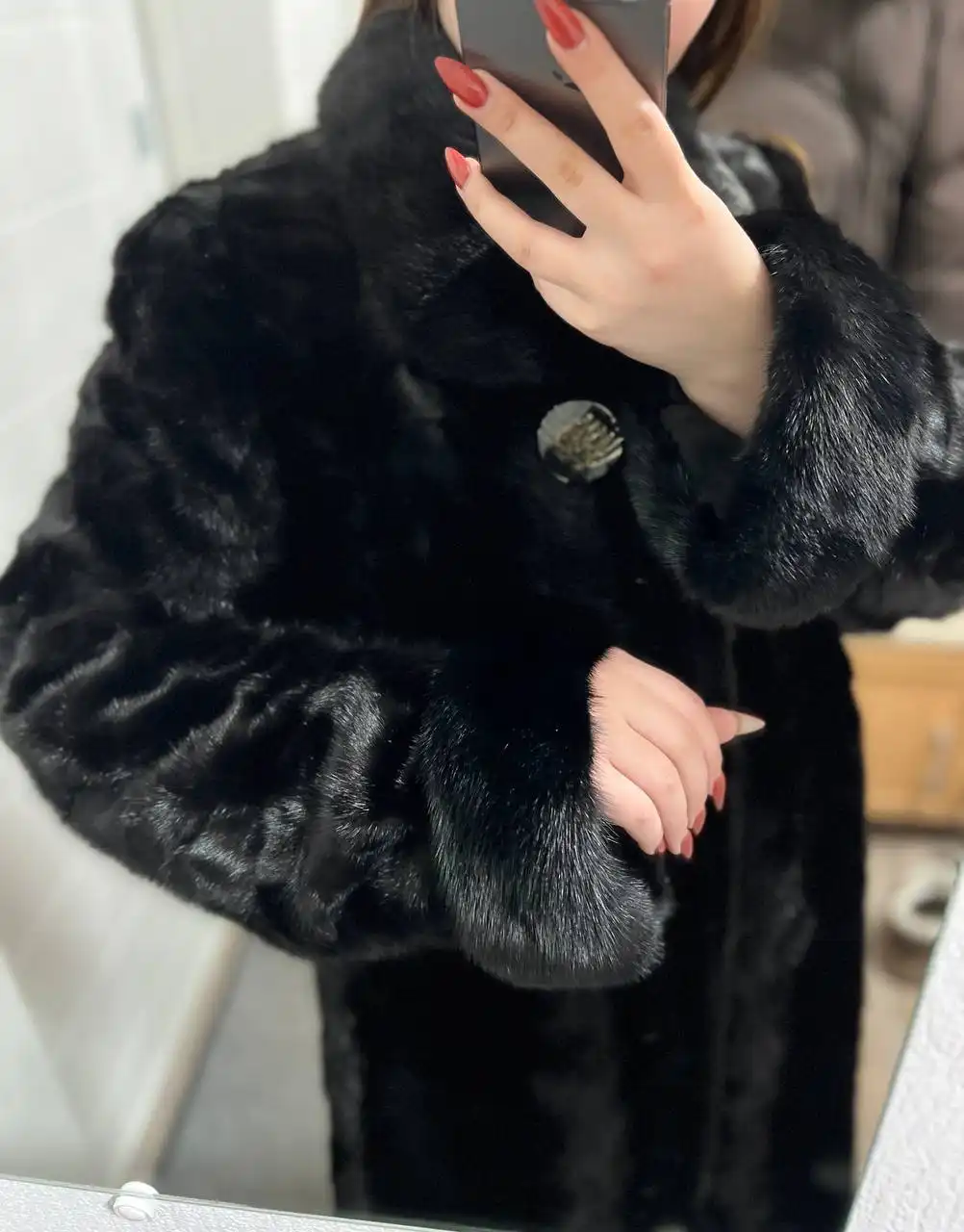 Продаётся чёрная норковая шуба - Верхняя одежда (Одежда) в Екатеринбург