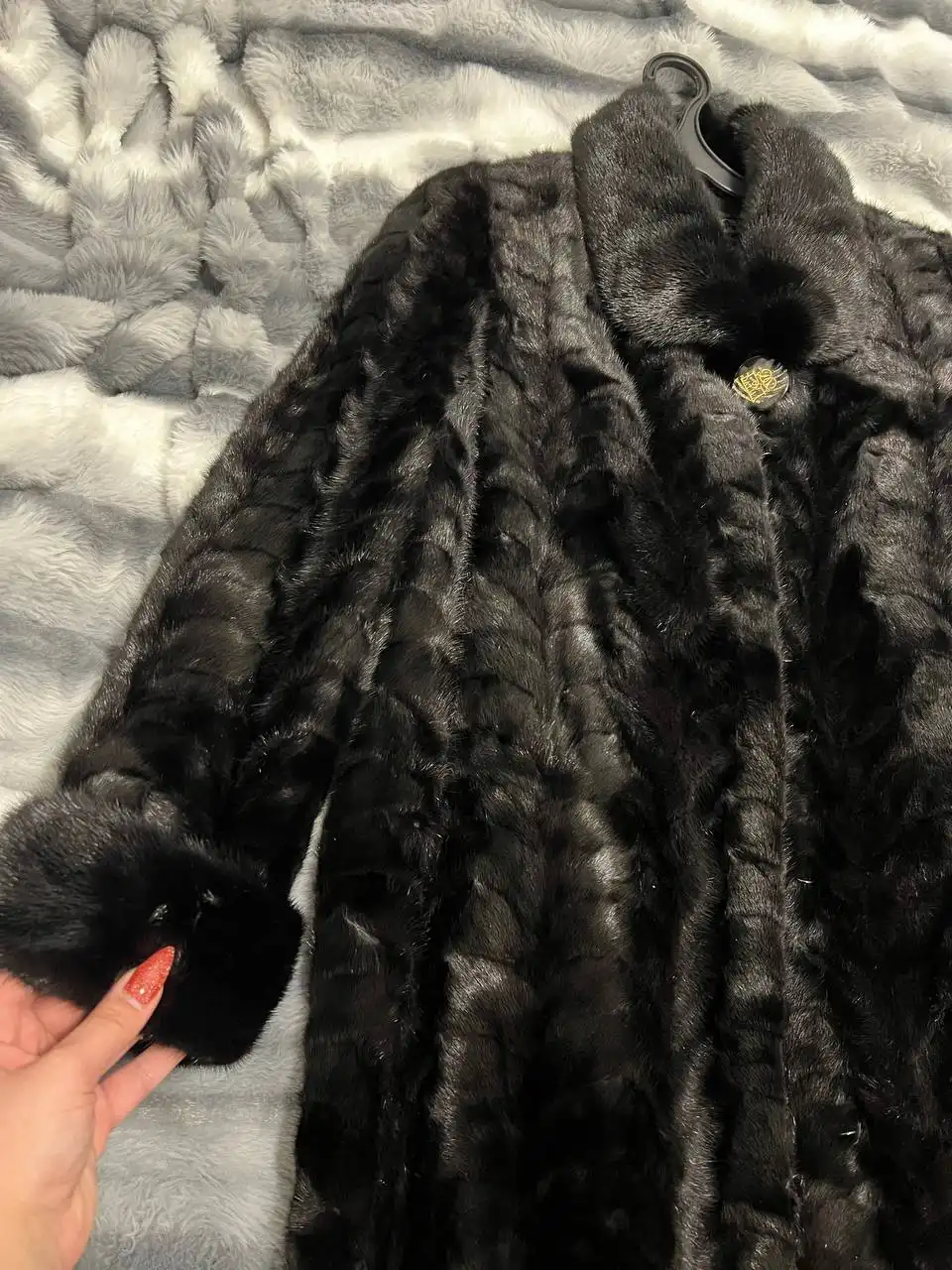 Продаётся чёрная норковая шуба - Верхняя одежда (Одежда) в Екатеринбург
