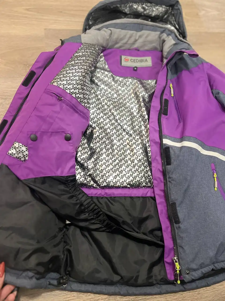 Женский горнолыжный костюм - Спортивная одежда (Одежда) в Екатеринбург