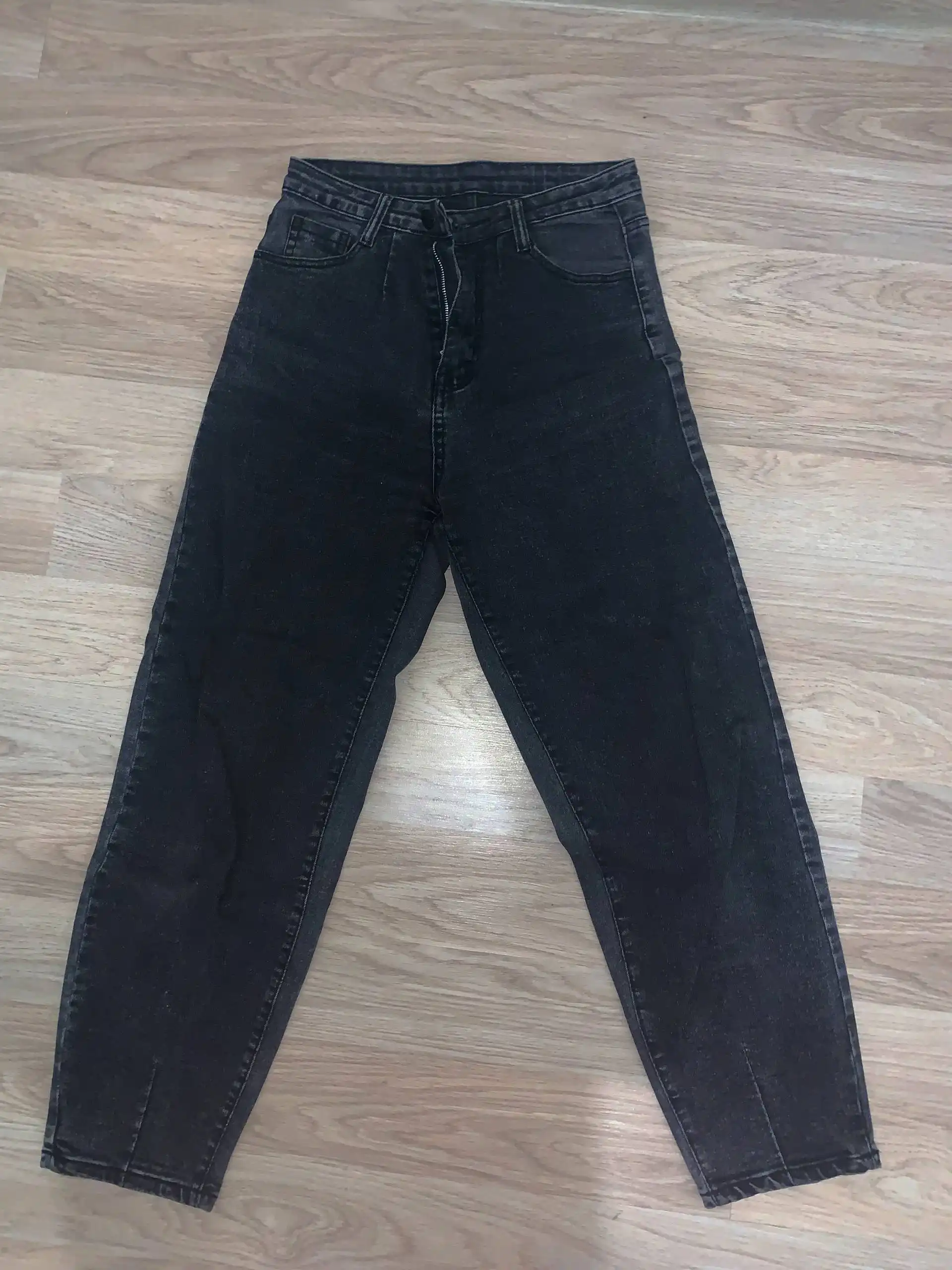 Джинсы в хорошем состоянии - Джинсы (Одежда) в Екатеринбург