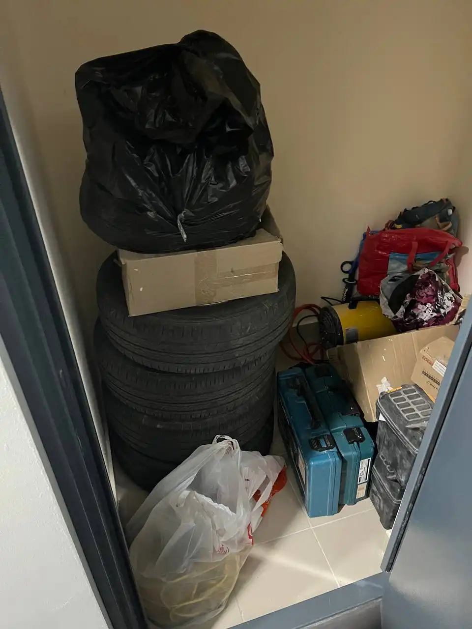 Сдаю кладовую-колясочную 1.7м² на Евгения Савкова 17б - Аренда (Недвижимость) в Екатеринбург