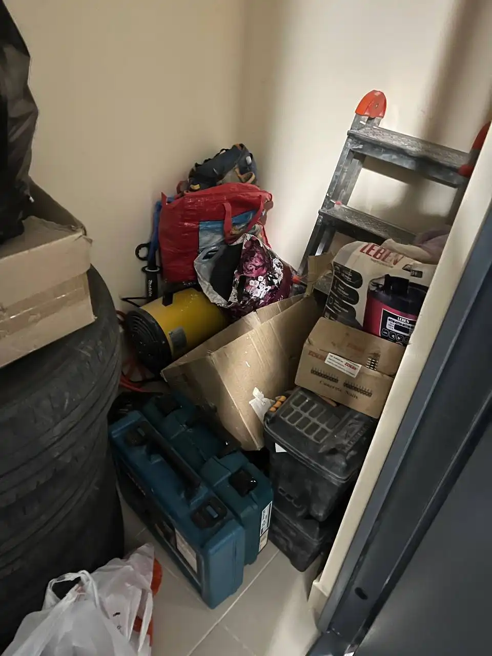 Сдаю кладовую-колясочную 1.7м² на Евгения Савкова 17б - Аренда (Недвижимость) в Екатеринбург