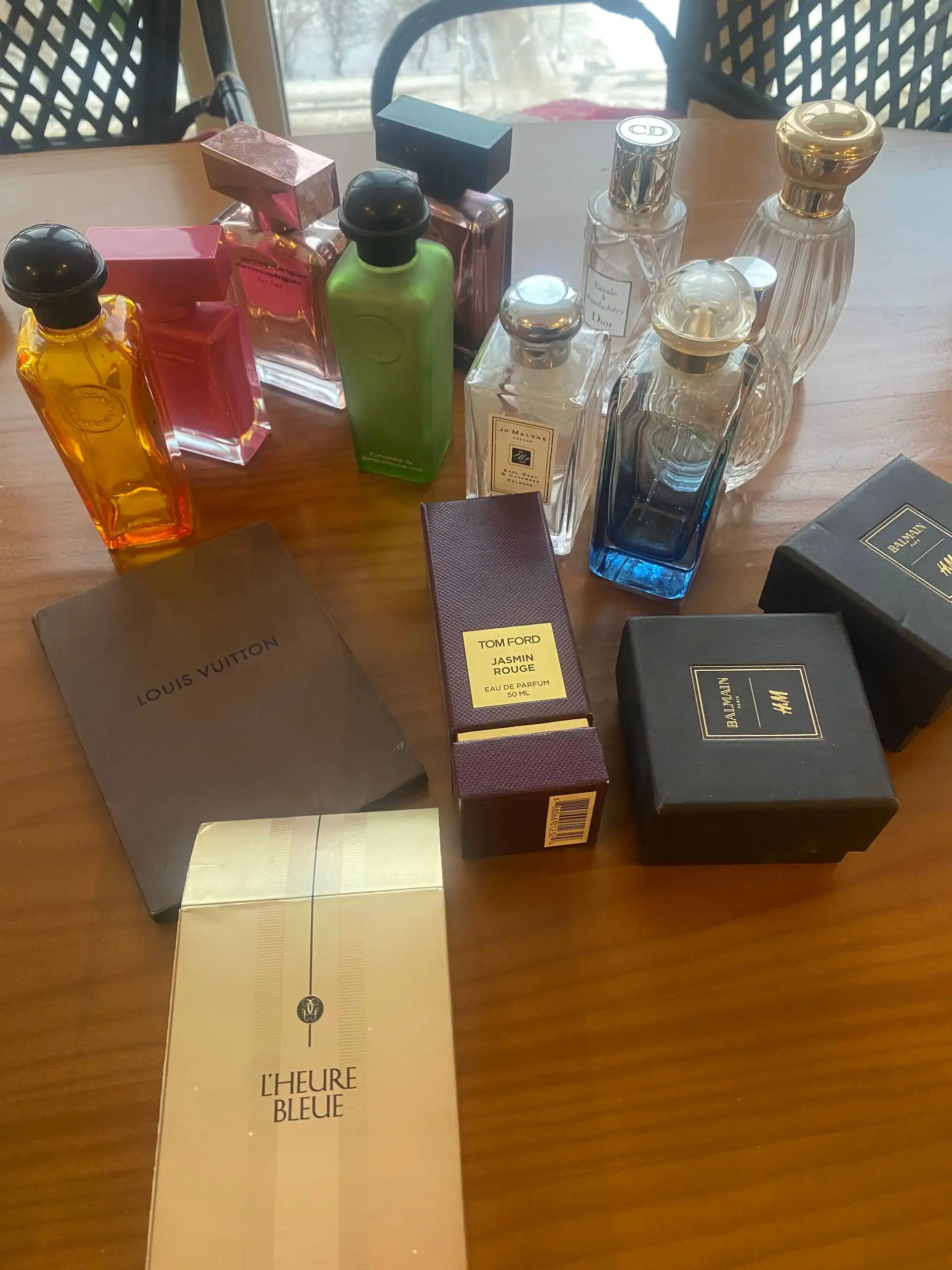 Флаконы от парфюма даром - Барахолка в Екатеринбург