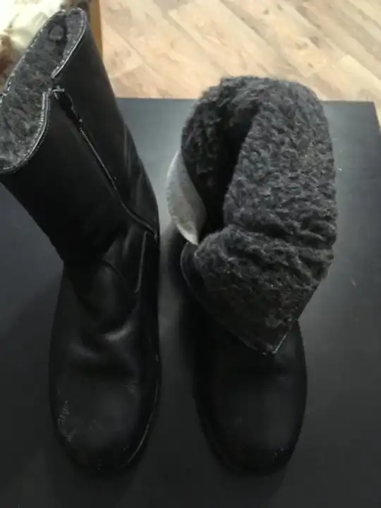 Мужские сапоги, женский пуховик и норковая кепка - Верхняя одежда и обувь (Одежда) в Екатеринбург