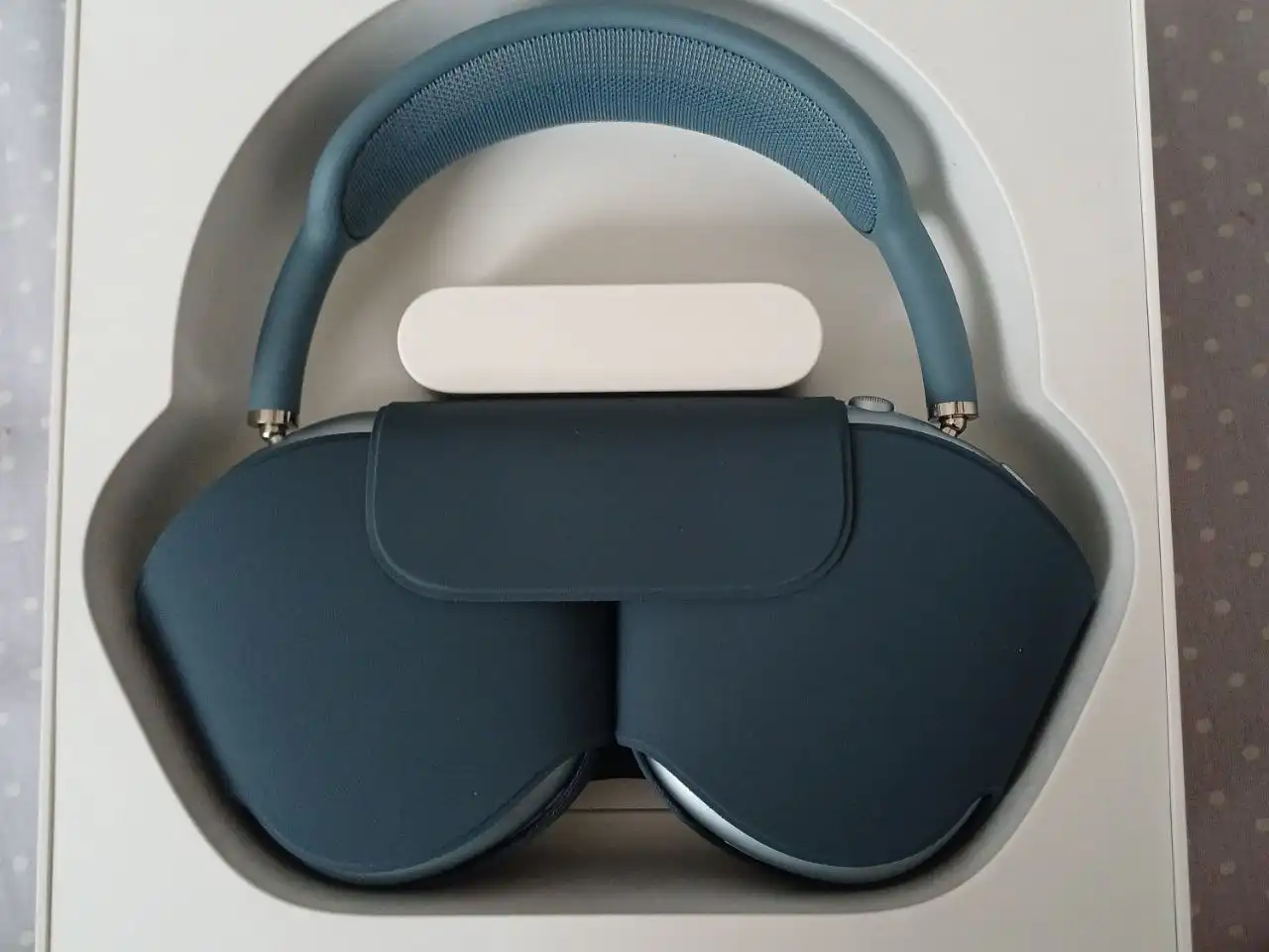 Продам оригинальные новые AirPods Max 2024 года - Наушники (Электроника) в Екатеринбург