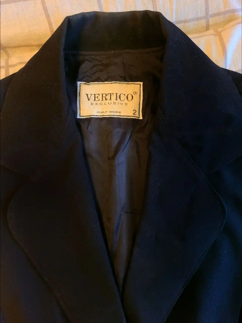 Продам жилет, платье-футляр и вечернее платье 44 размера - Женская одежда (Одежда) в Екатеринбург