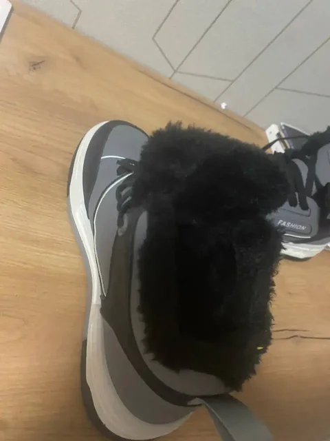 Зимние кроссовки с утеплителем 43 размер - Домашняя одежда в Екатеринбург