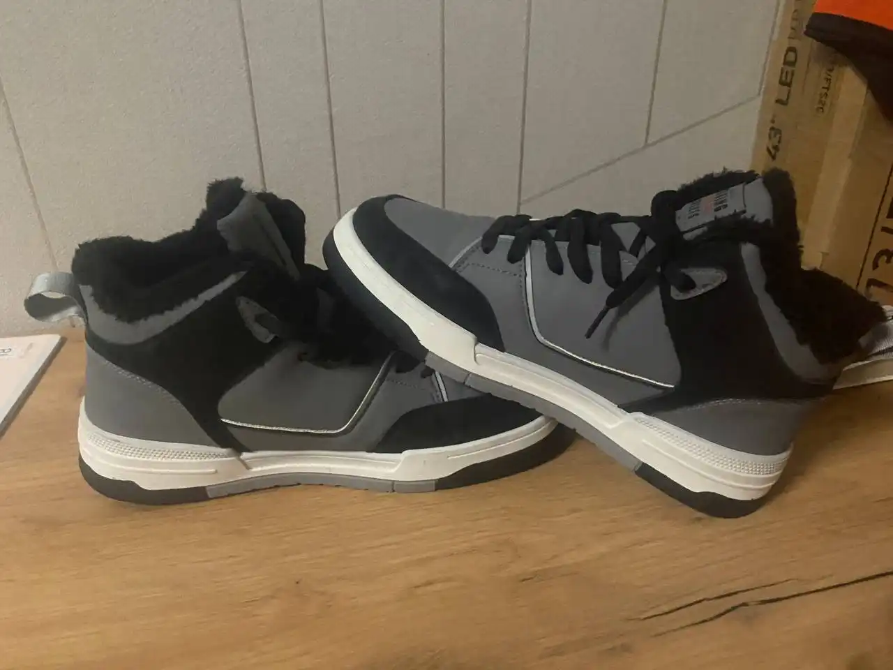 Зимние кроссовки с утеплителем 43 размер - Обувь (Одежда) в Екатеринбург