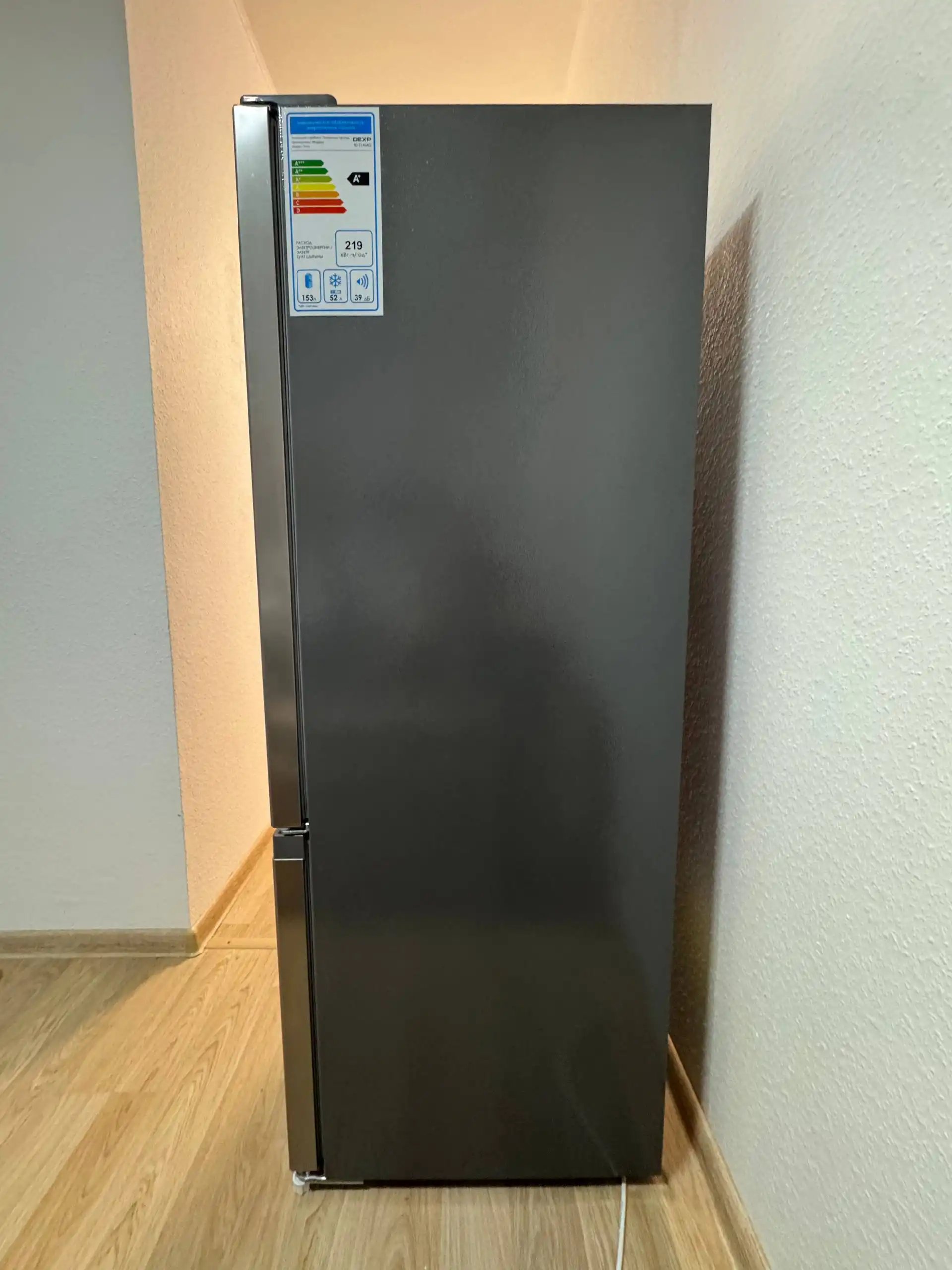 Продам компактный серебристый холодильник DEXP бу - Техника для дома (Барахолка) в Екатеринбург