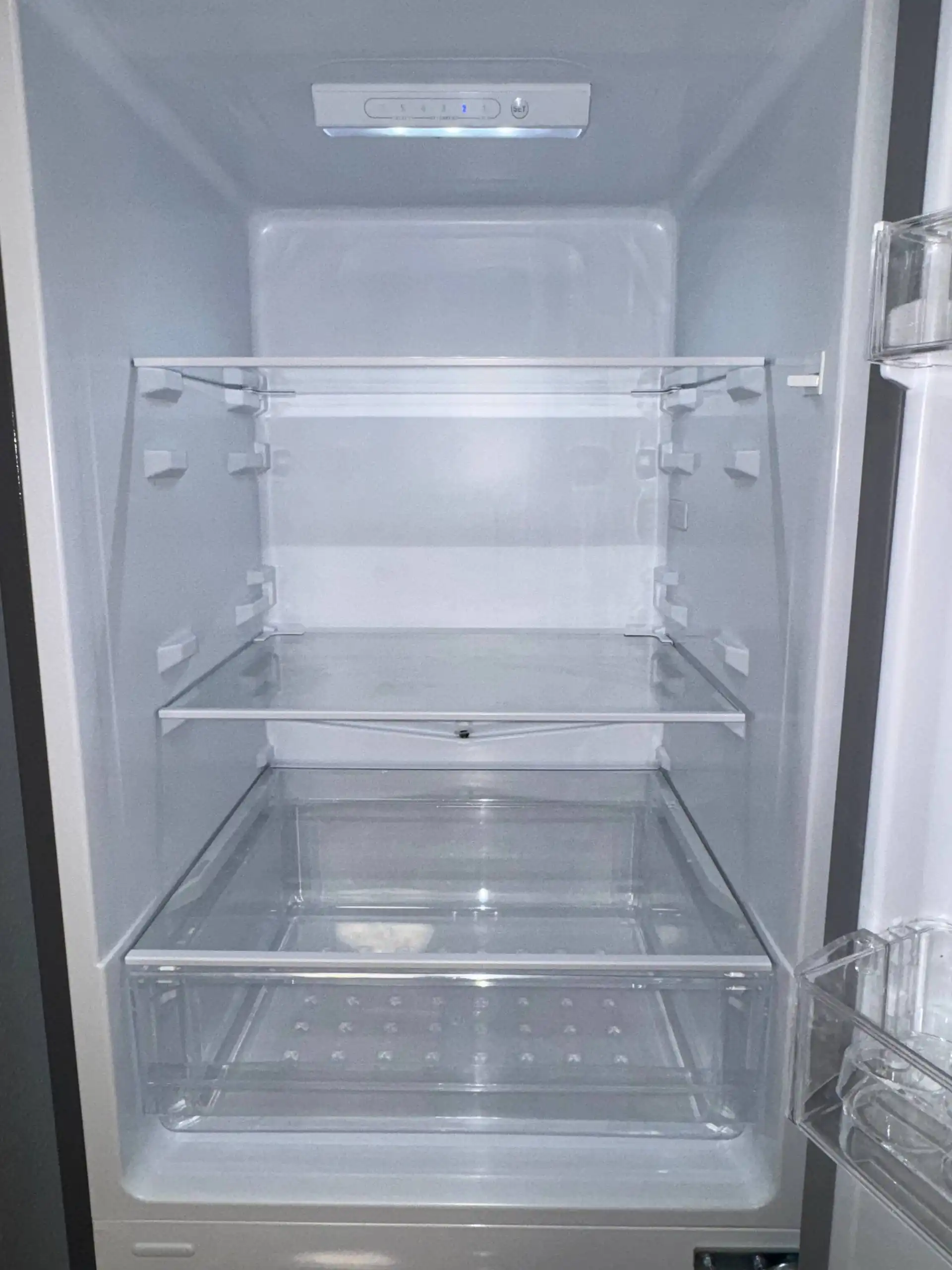 Продам компактный серебристый холодильник DEXP бу - Техника для дома (Барахолка) в Екатеринбург