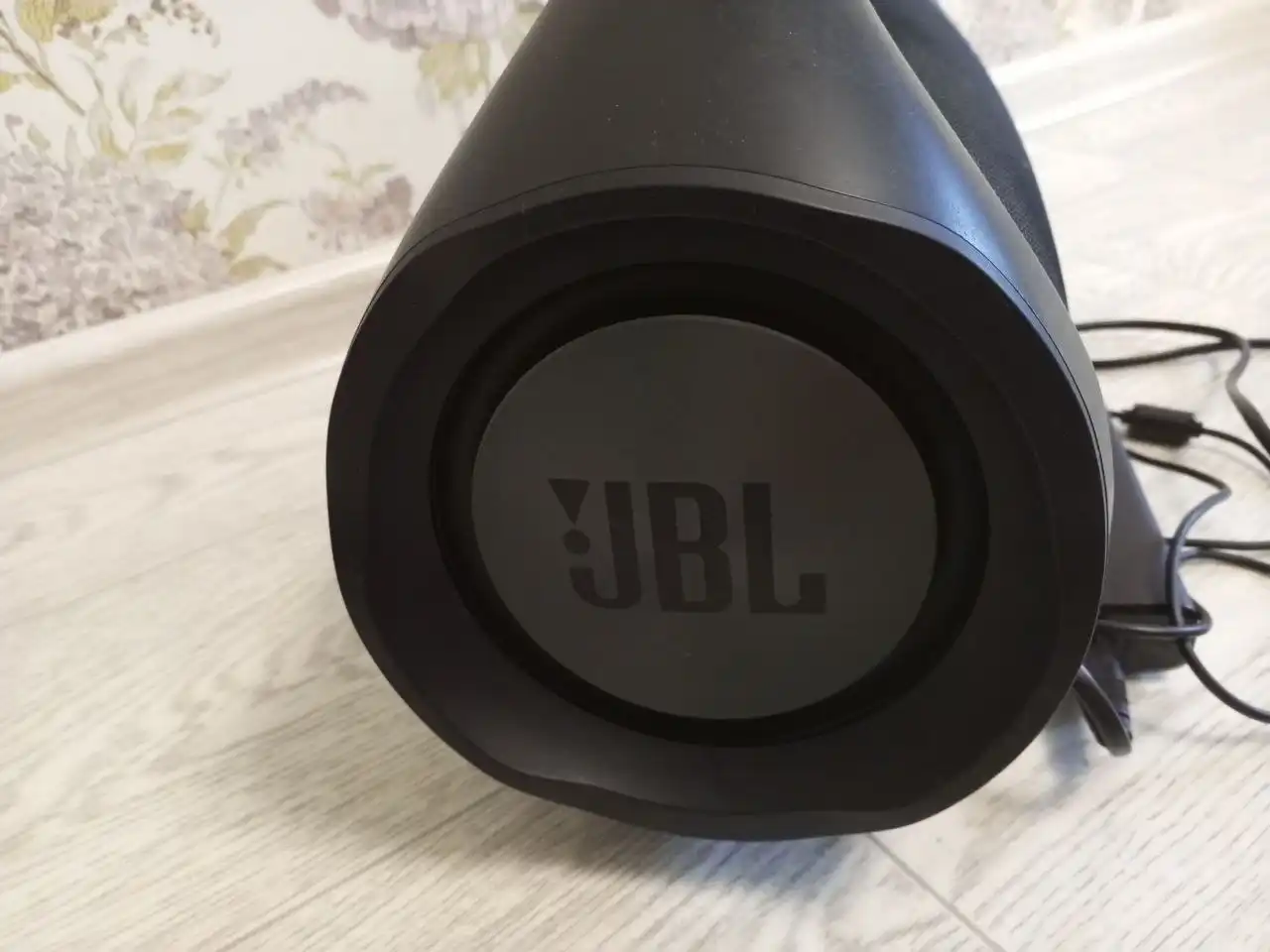 Оригинальная колонка JBL boombox 1 в хорошем состоянии - Аудиотехника (Электроника) в Сургут