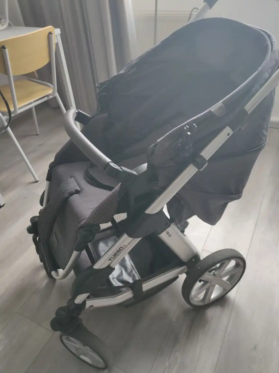 Детские товары даром: коляска, пеленальный комод, мини холодильник - Товары для детей (Барахолка) в Екатеринбург