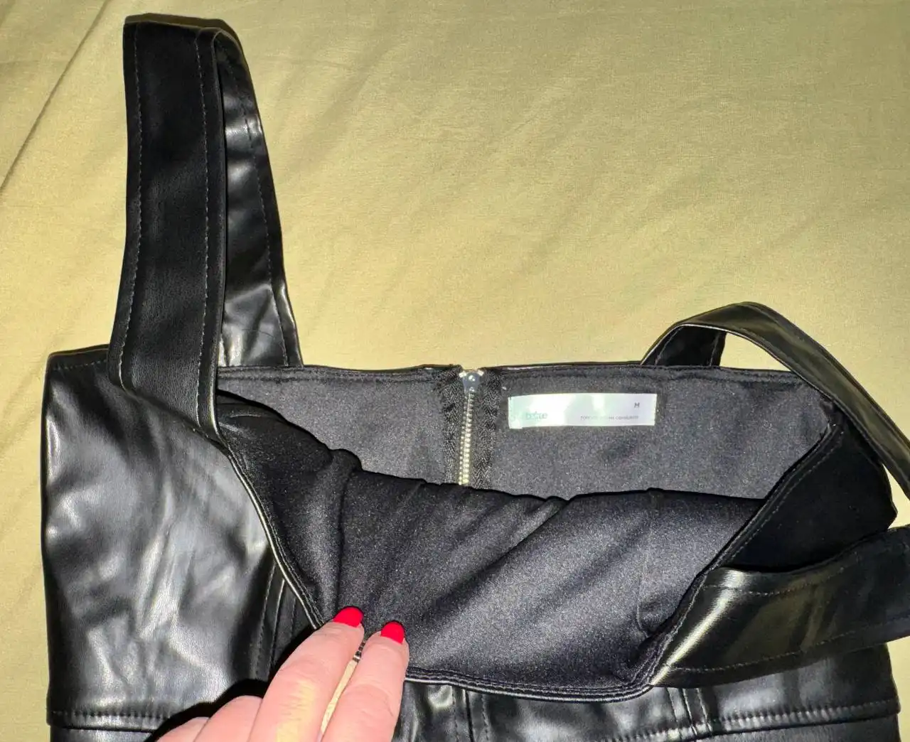 Продам кожаный сарафан и платье с пайетками размер М - Женская одежда (Одежда) в Екатеринбург