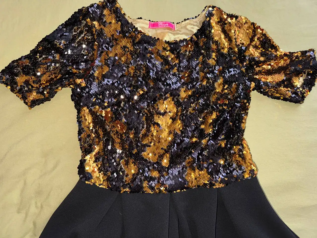 Продам кожаный сарафан и платье с пайетками размер М - Женская одежда (Одежда) в Екатеринбург