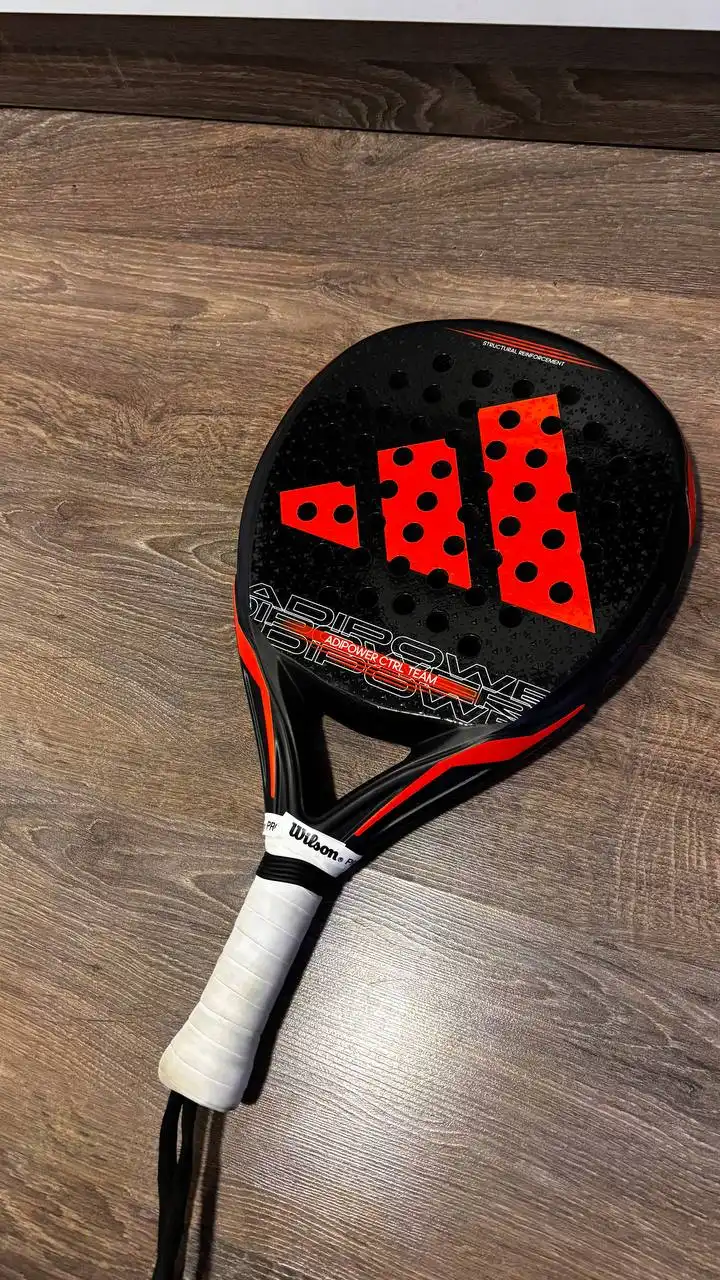 Продам ракетку Adidas - Спортивный инвентарь (Хобби и отдых) в Екатеринбург