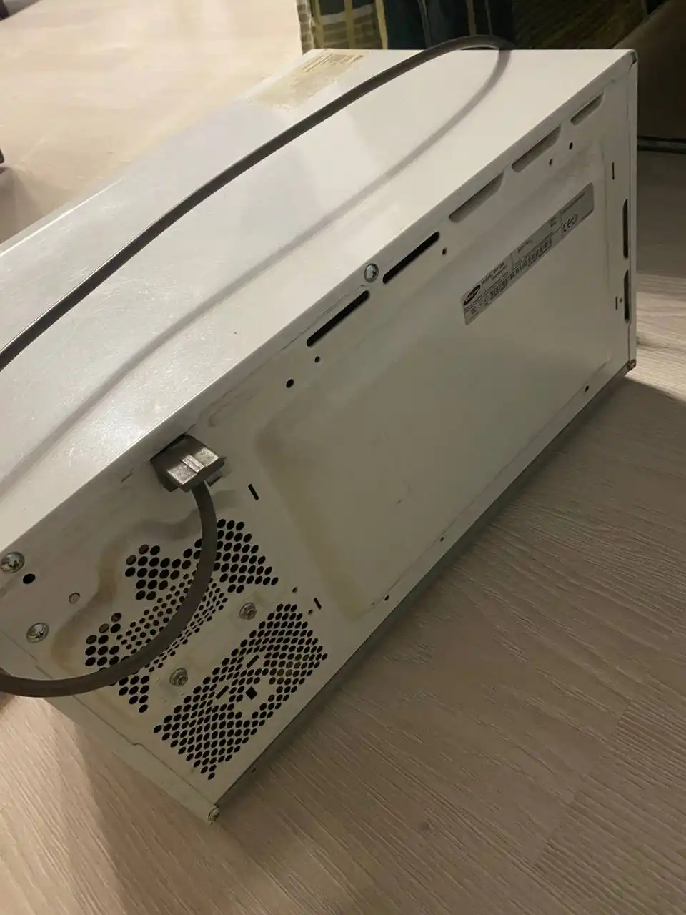 Продам микроволновую печь Samsung с неработающей панелью управления - Бытовая техника (Электроника) в Екатеринбург