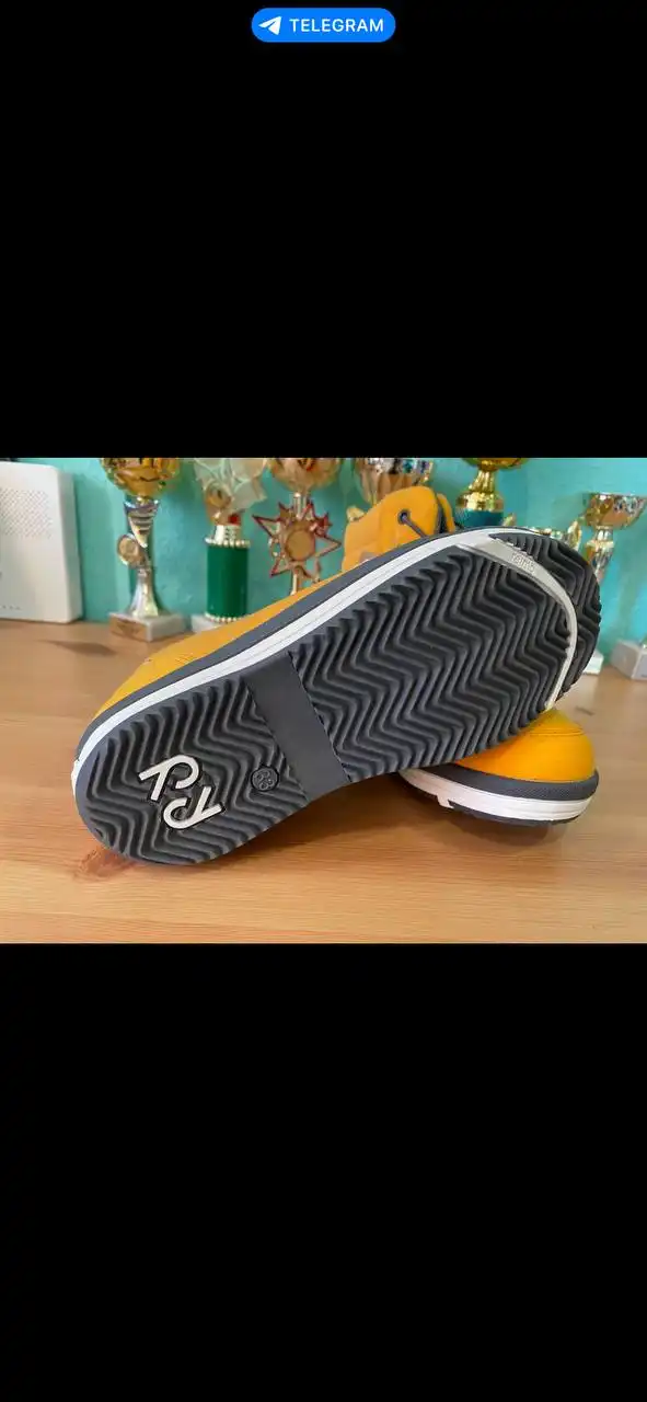 Продажа гитары Fender Stratocaster - Музыкальные инструменты (Хобби и отдых) в Екатеринбург