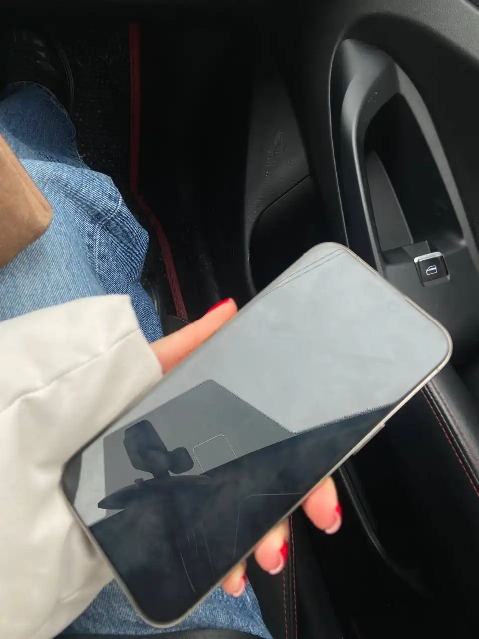 Продажа iPhone 16 Pro Max 512 ГБ в идеальном состоянии - Смартфоны и телефоны (Электроника) в Екатеринбург