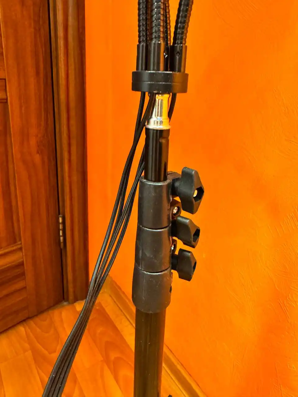 Напольный LED светильник с четырьмя регулируемыми лампами - Освещение (Для дома и дачи) в Екатеринбург