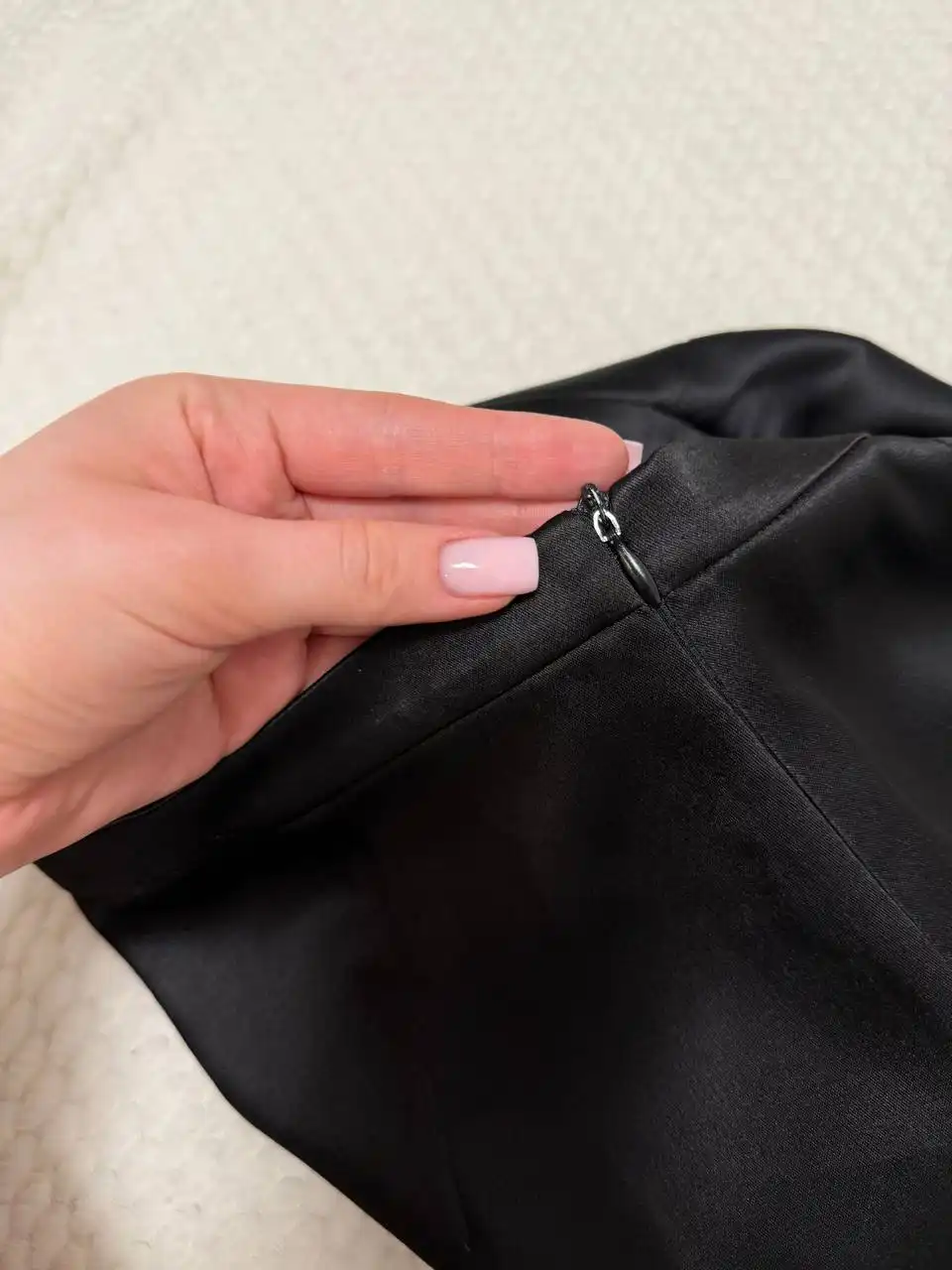 Длинная атласная черная юбка размер 40(xs) - Юбки (Одежда) в Екатеринбург