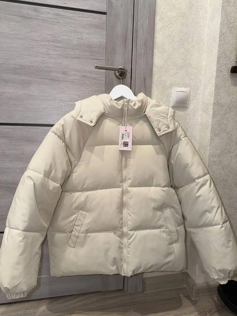 Пуховик светло-бежевый размер 42(s) - Одежда в Екатеринбург