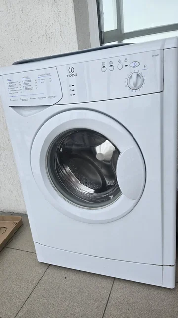 Стиральная машина и электрическая плита - Значки в Екатеринбург