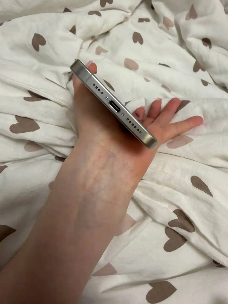 iPhone 15 Pro Max 1 ТБ белый - Смартфоны (Электроника) в Екатеринбург