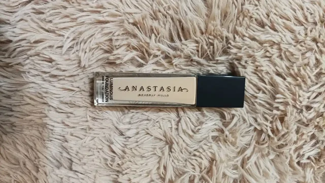 Продам тональный крем ANASTASIA BEVERLY HILLS luminous - Ногтевой сервис в Екатеринбург