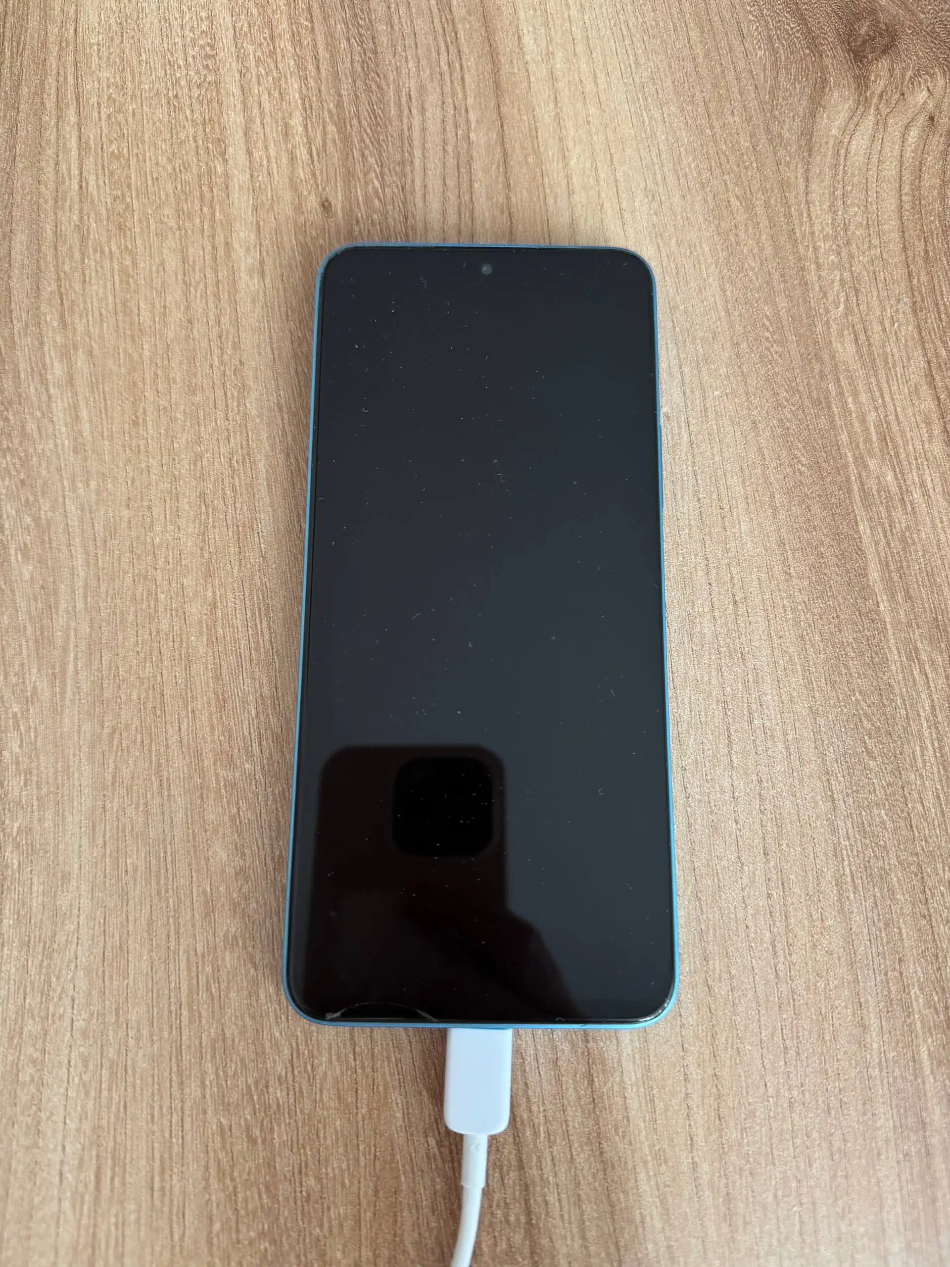 Найден мобильный телефон HONOR - Барахолка в Екатеринбург