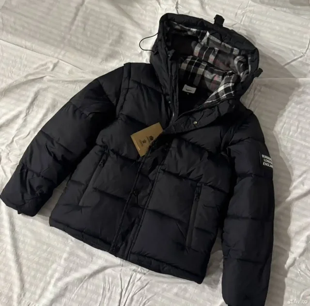 Пуховик Burberry размер L - Домашняя одежда в Екатеринбург