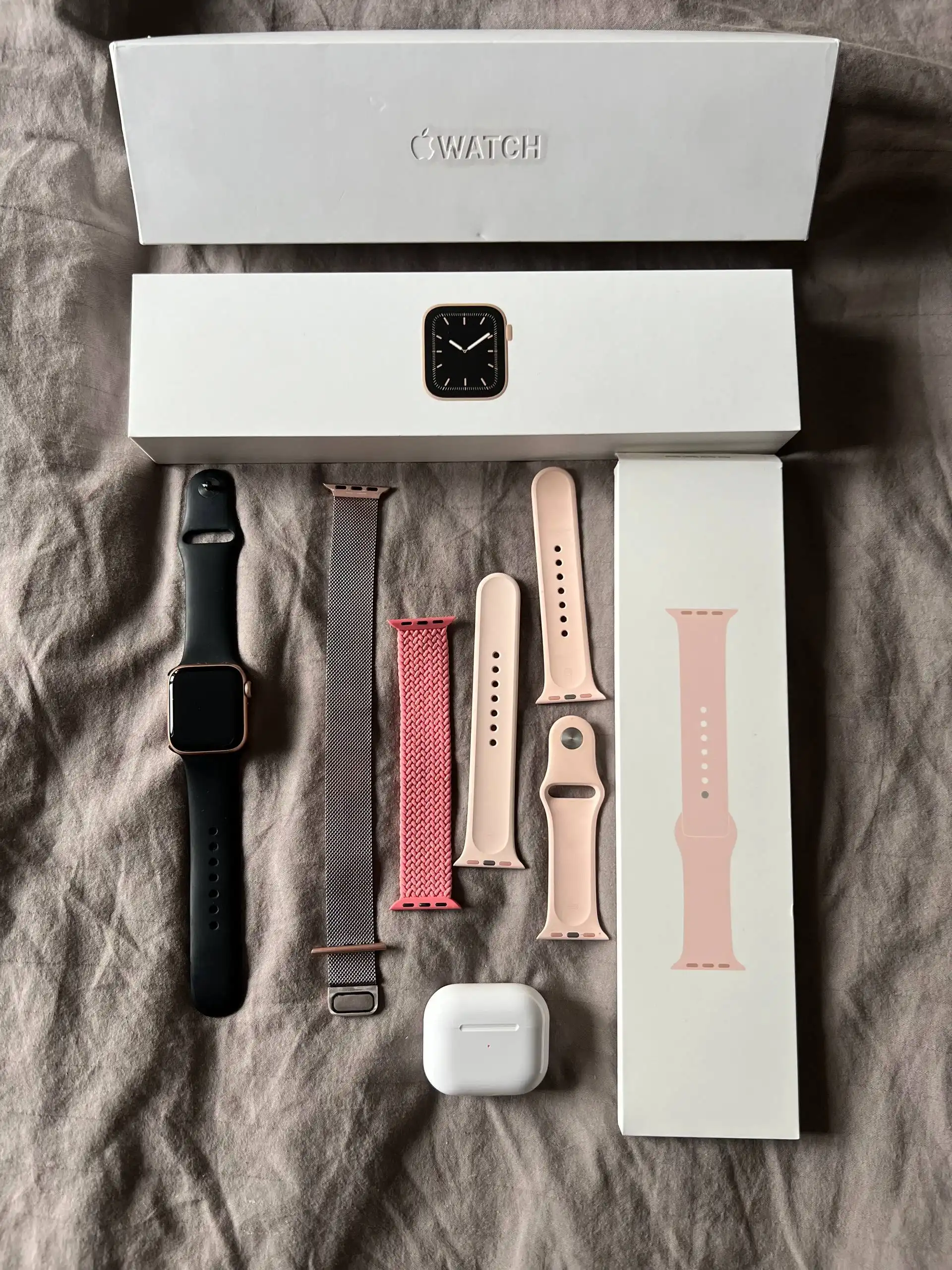 Продам Apple Watch 5 40mm Rose Gold - Часы (Электроника) в Екатеринбург